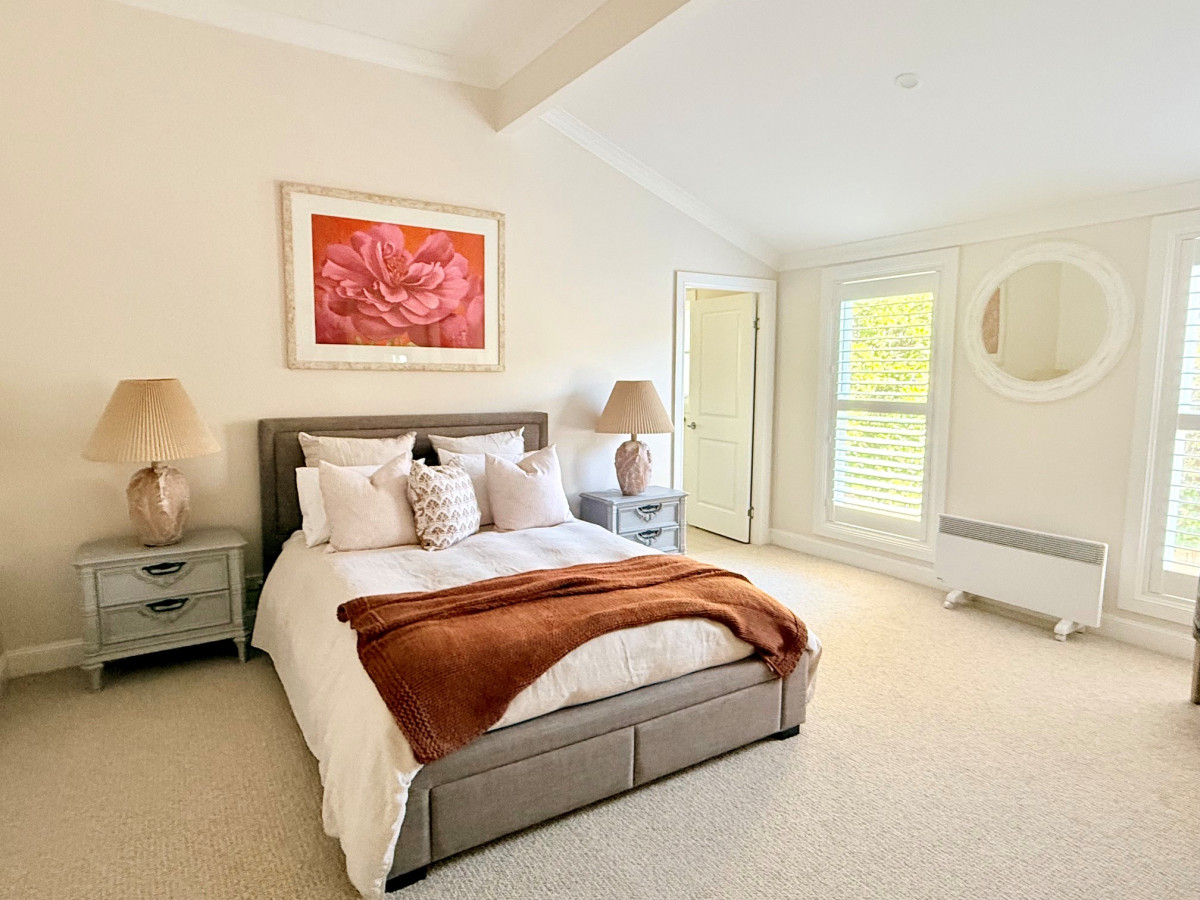 Main Bedroom 1 x Queen Bedroom