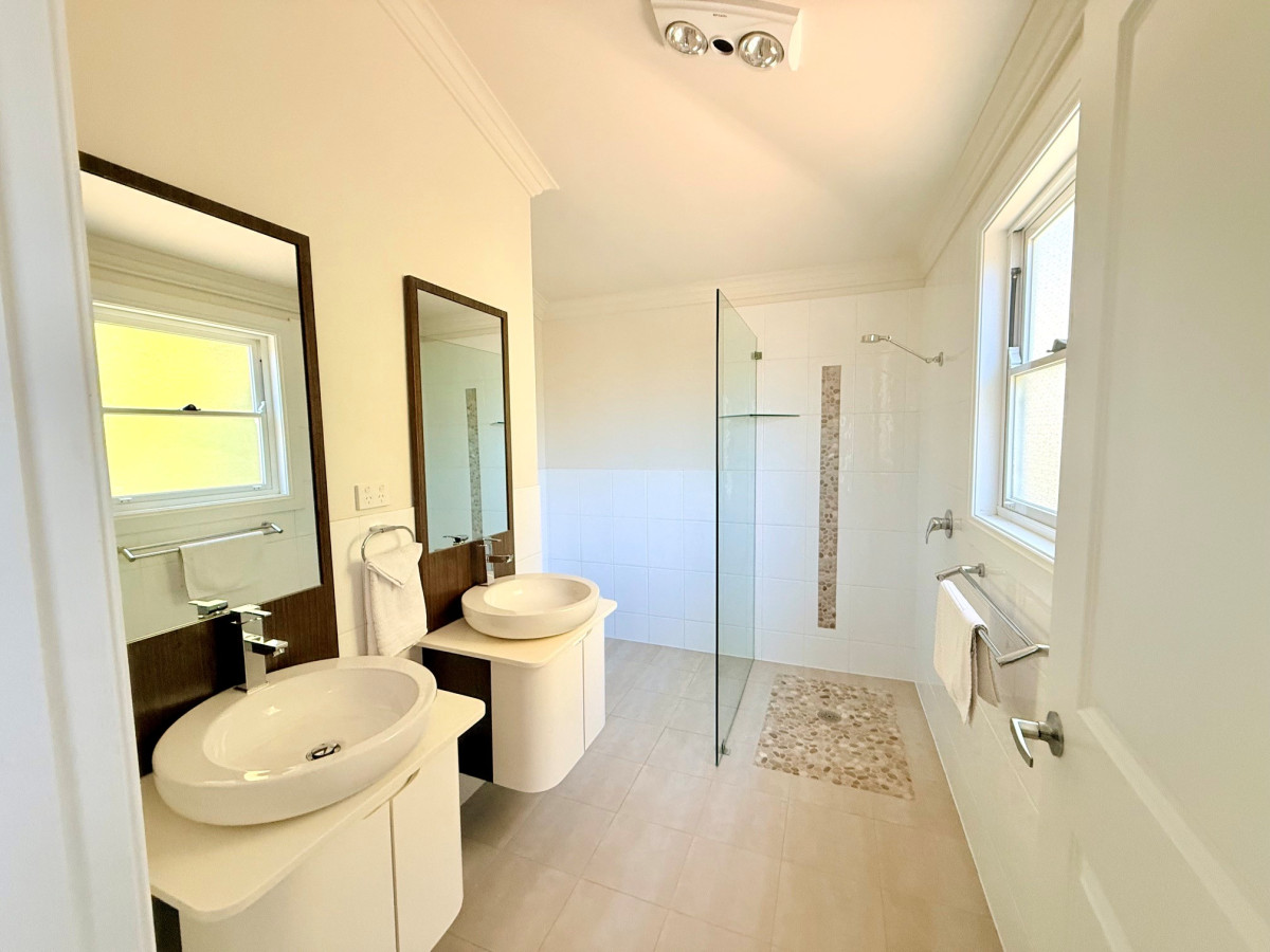 Main Bedroom Ensuite